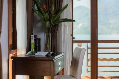 Deluxe Twin Room with Lake View