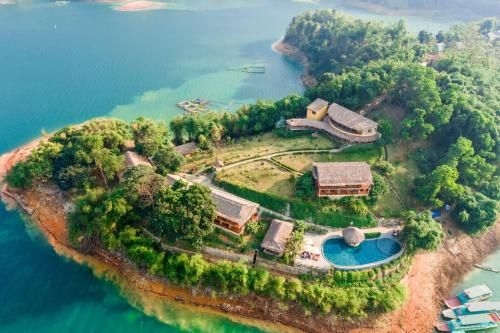 มายโจว ไฮด์อะเวย์ เลค รีสอร์ท (Mai Chau Hideaway Lake Resort)1