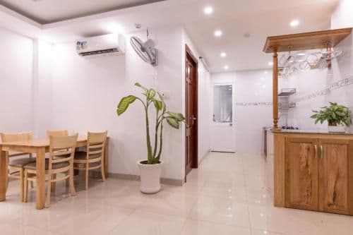 Apartment with Mountain View