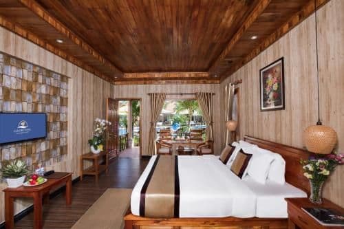 King Room with Pool View