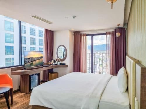 Deluxe Double or Twin with City View