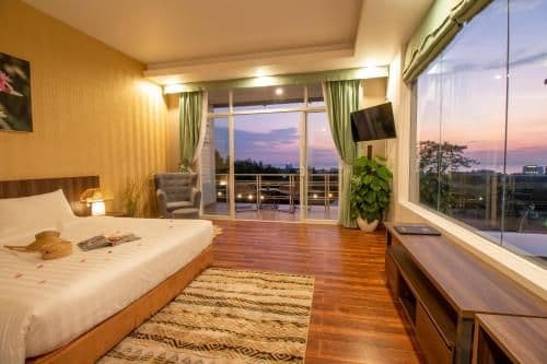 Family Room with Mountain View
