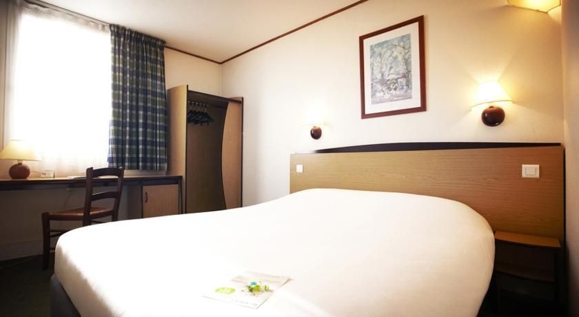 โรงแรมกัมปานีล เลอ บลอง เมสนีล (Campanile Le Blanc Mesnil Hotel)1