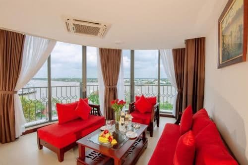 Deluxe Family Room