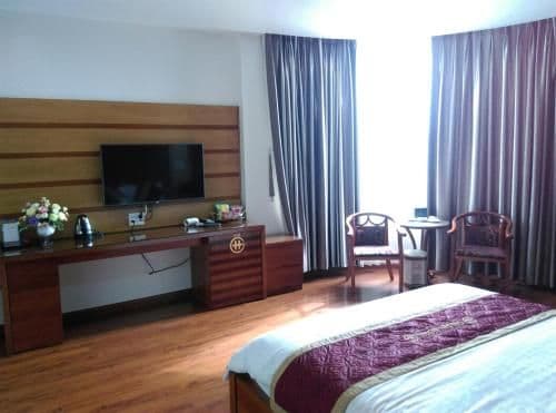 Junior Suite with City View