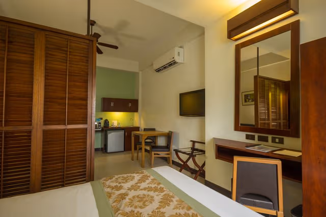 SUITE QUEEN SIZE BED