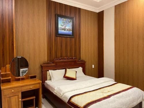 Deluxe Room (2 Adults + 1 Child)