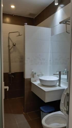 8-Bed Mixed Dormitory Room