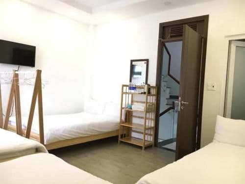 8-Bed Mixed Dormitory Room
