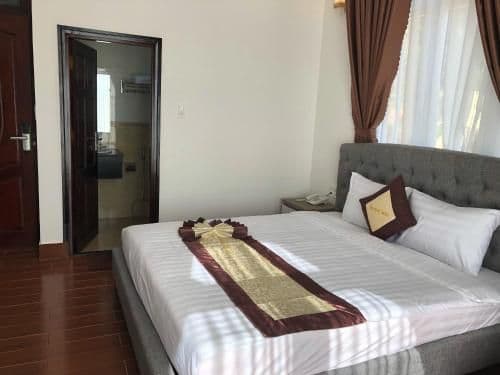 Deluxe Room (2 Adults + 1 Child)