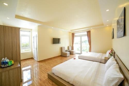 Deluxe Double or Twin Room with Lake View