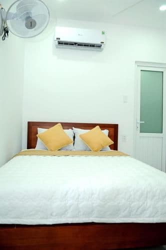 Deluxe Room (2 Adults + 1 Child)