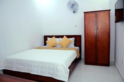 Deluxe Room (2 Adults + 1 Child)