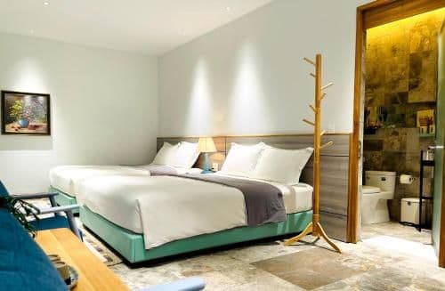 Quadruple Room with Private Bathroom