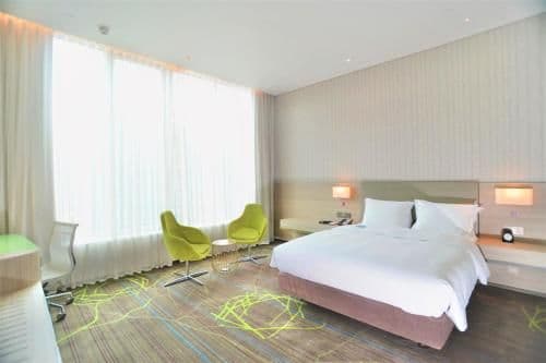 Standard Queen Room