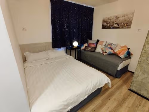 Deluxe Double Room (2 Adults + 1 Child)