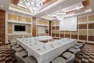 DoubleTree by Hilton Kusadasi4