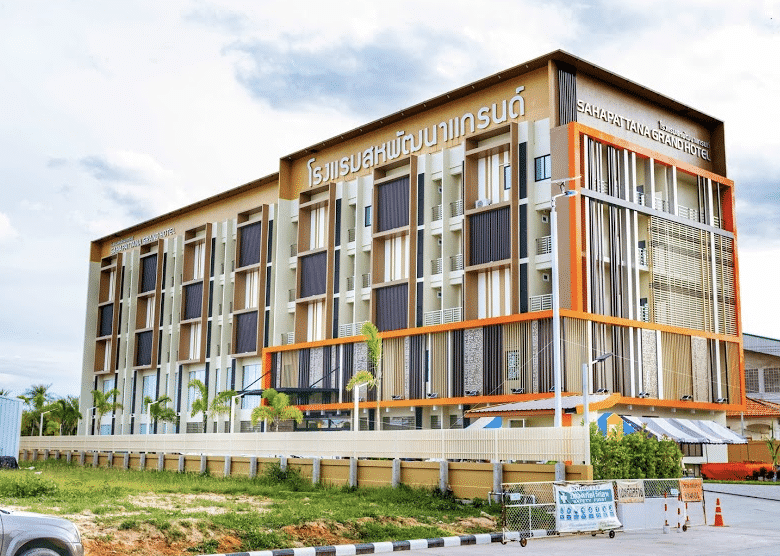 Sahapattana Grand Hotel Buriram4