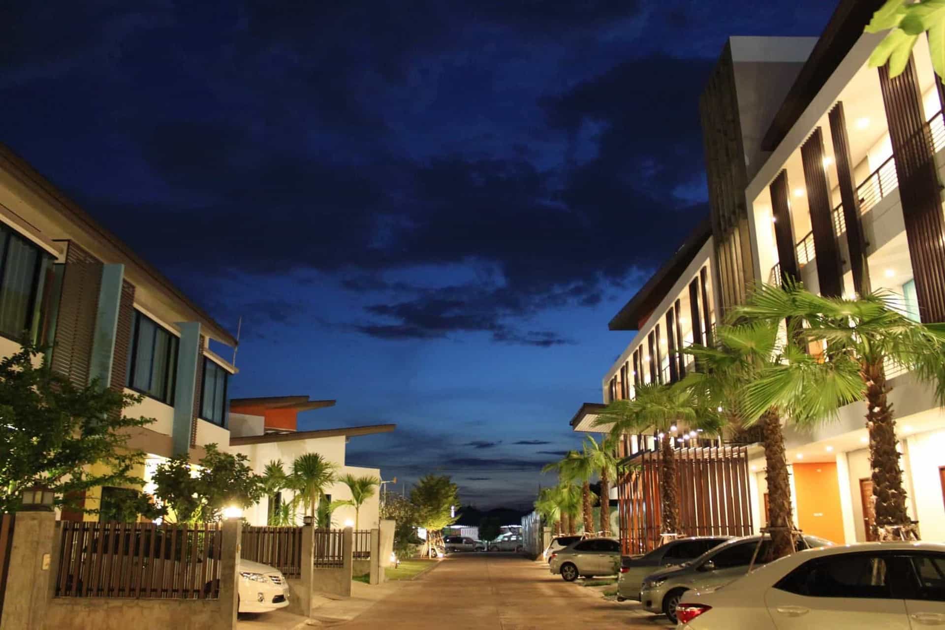 Baan Issara Baan Issara