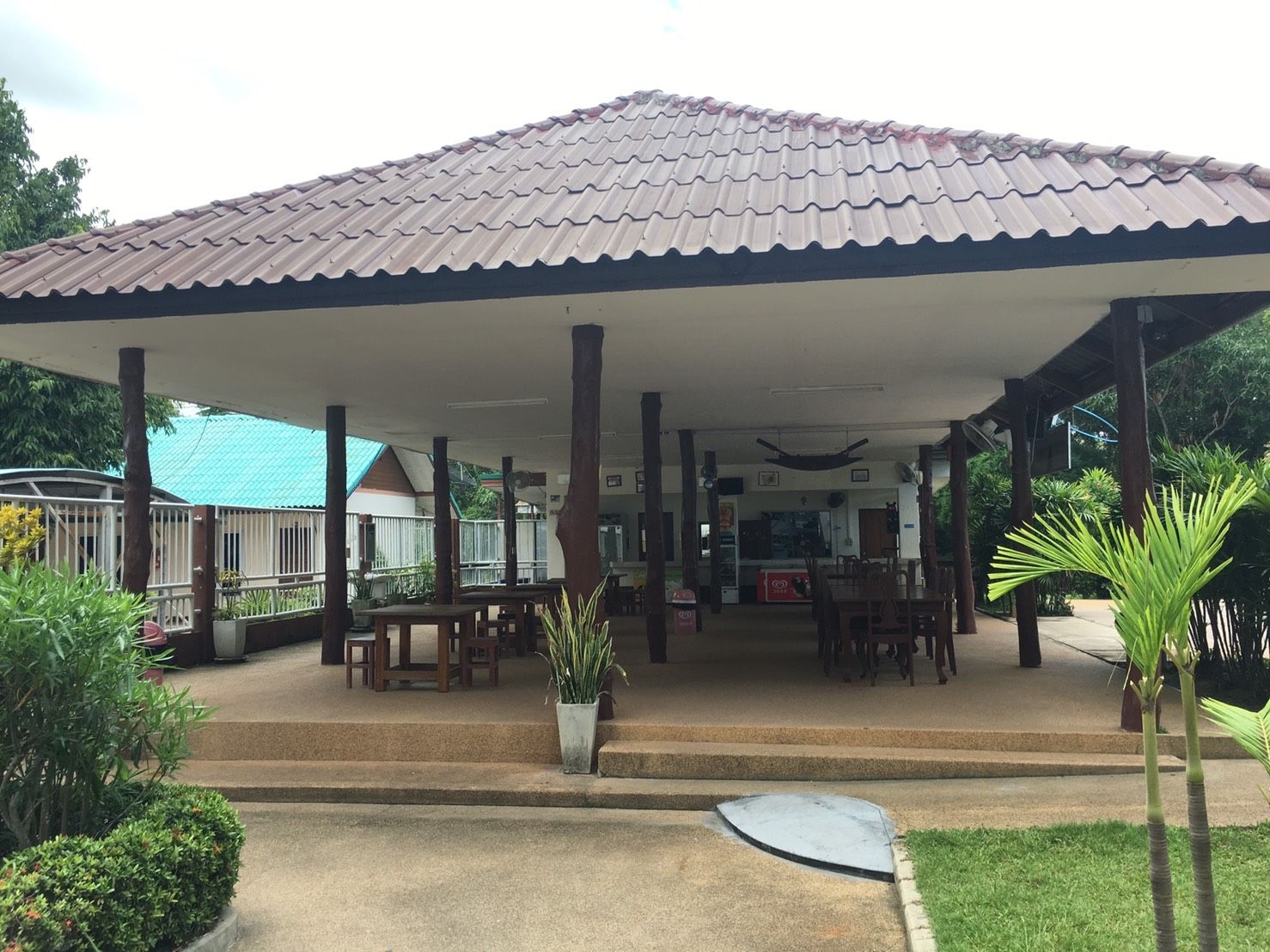 Phudin Hotel Loeng Nok Tha0