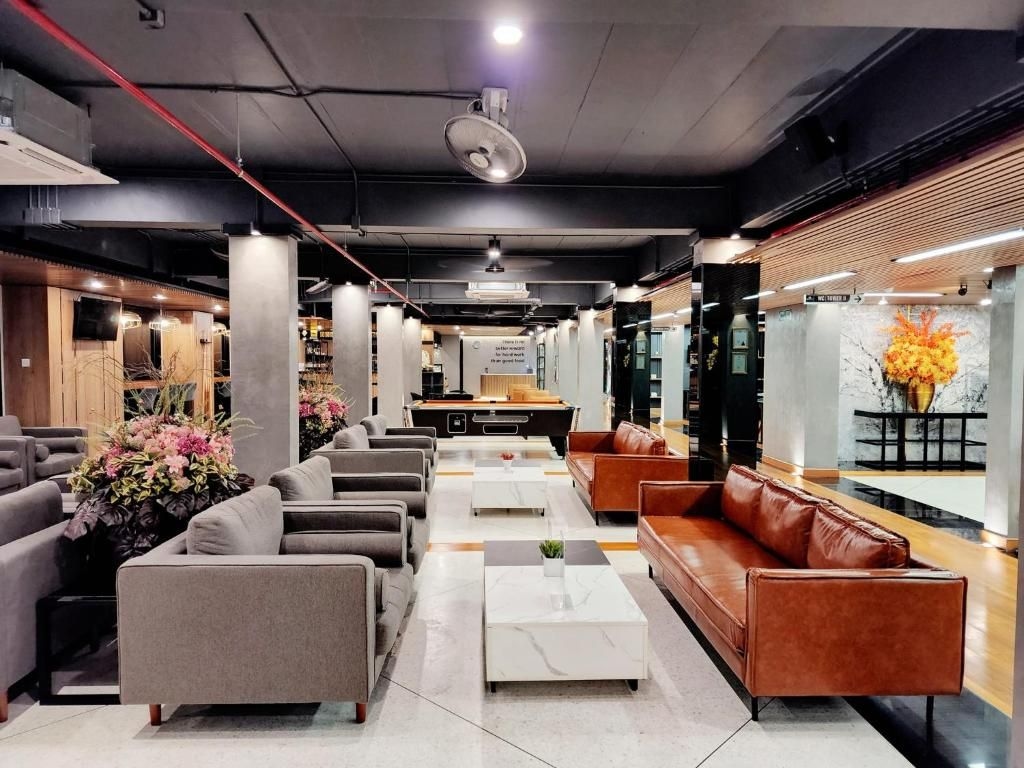12 เดอะ เรสซิเดนซ์ โฮเทล แอนด์ อพาร์ตเมนต์ (12 The Residence Hotel & Apartment)1