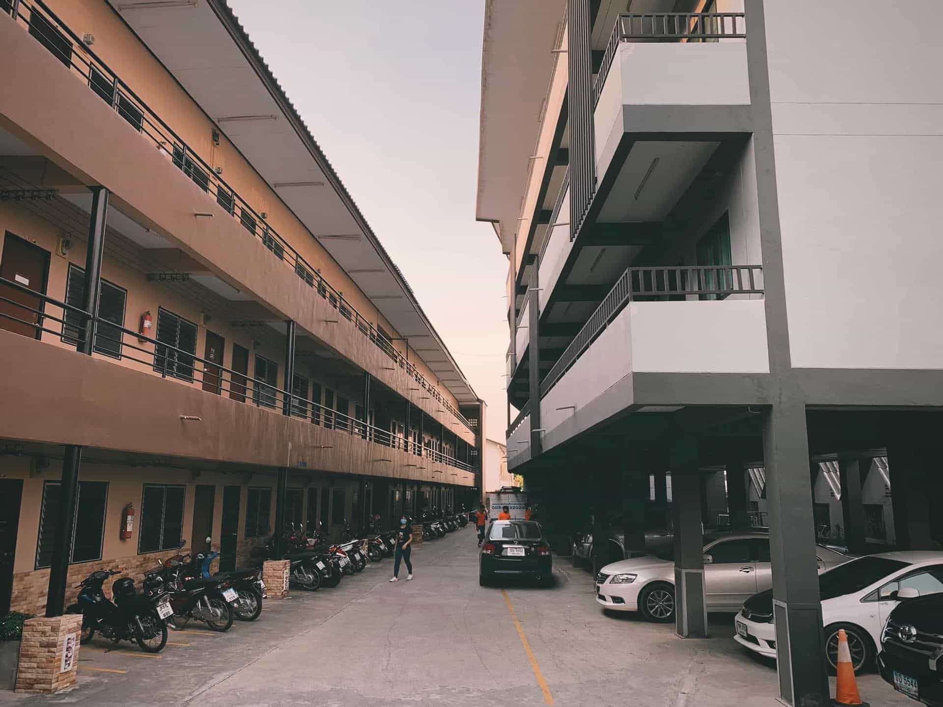 เอ็น-ไฟฟ์ เพลซ เอ็น-ไฟฟ์ เพลซ