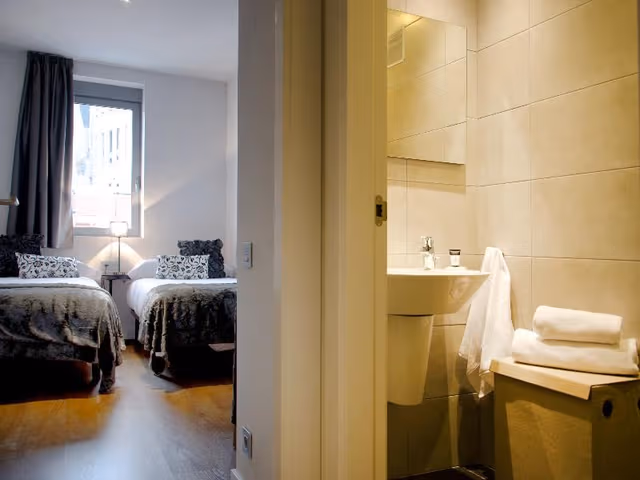 APARTMENT CAPACITY 8 FOUR BEDROOMS
