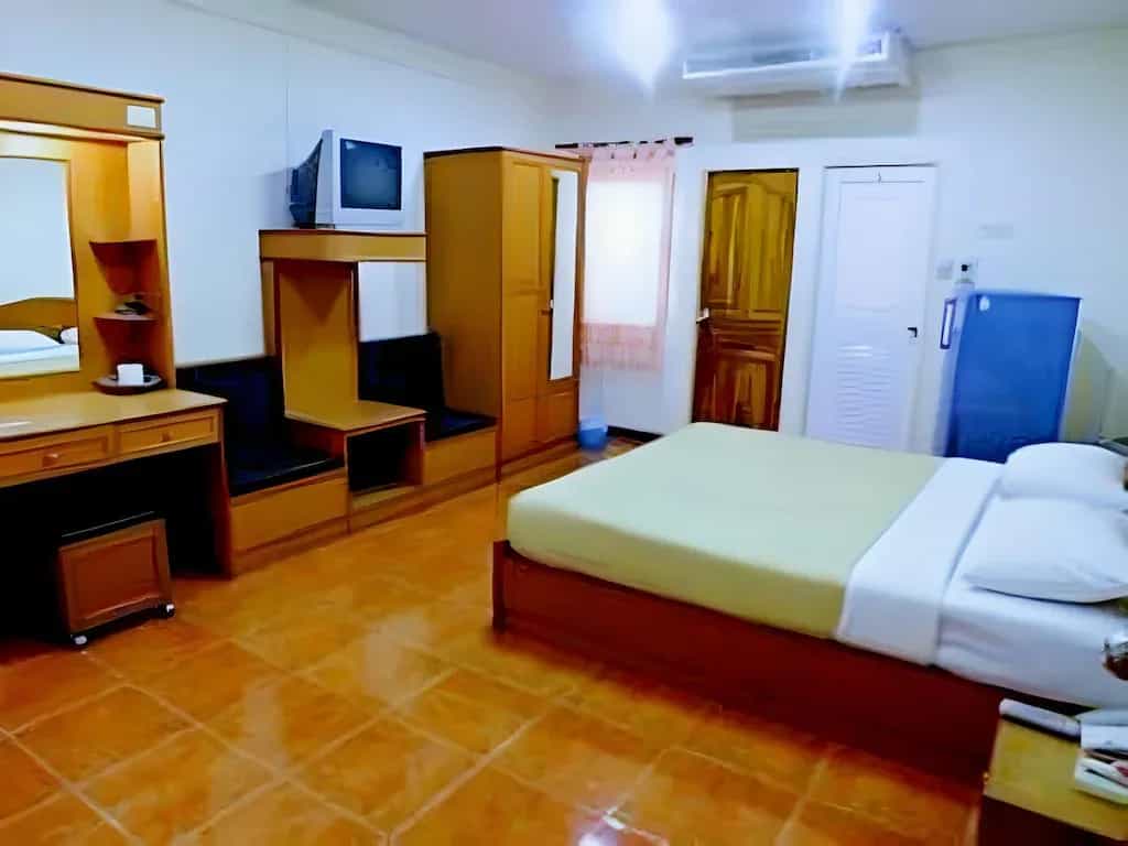 โรงแรมต้นคูณ โรงแรมต้นคูณ