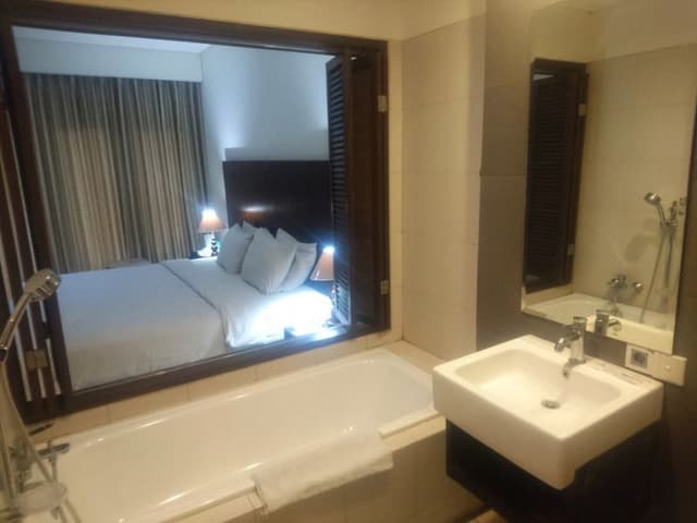 Double or Twin DELUXE POOL VIEW