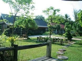 บ้านอีสาน คันทรีเฮาส์ บ้านอีสาน คันทรีเฮาส์