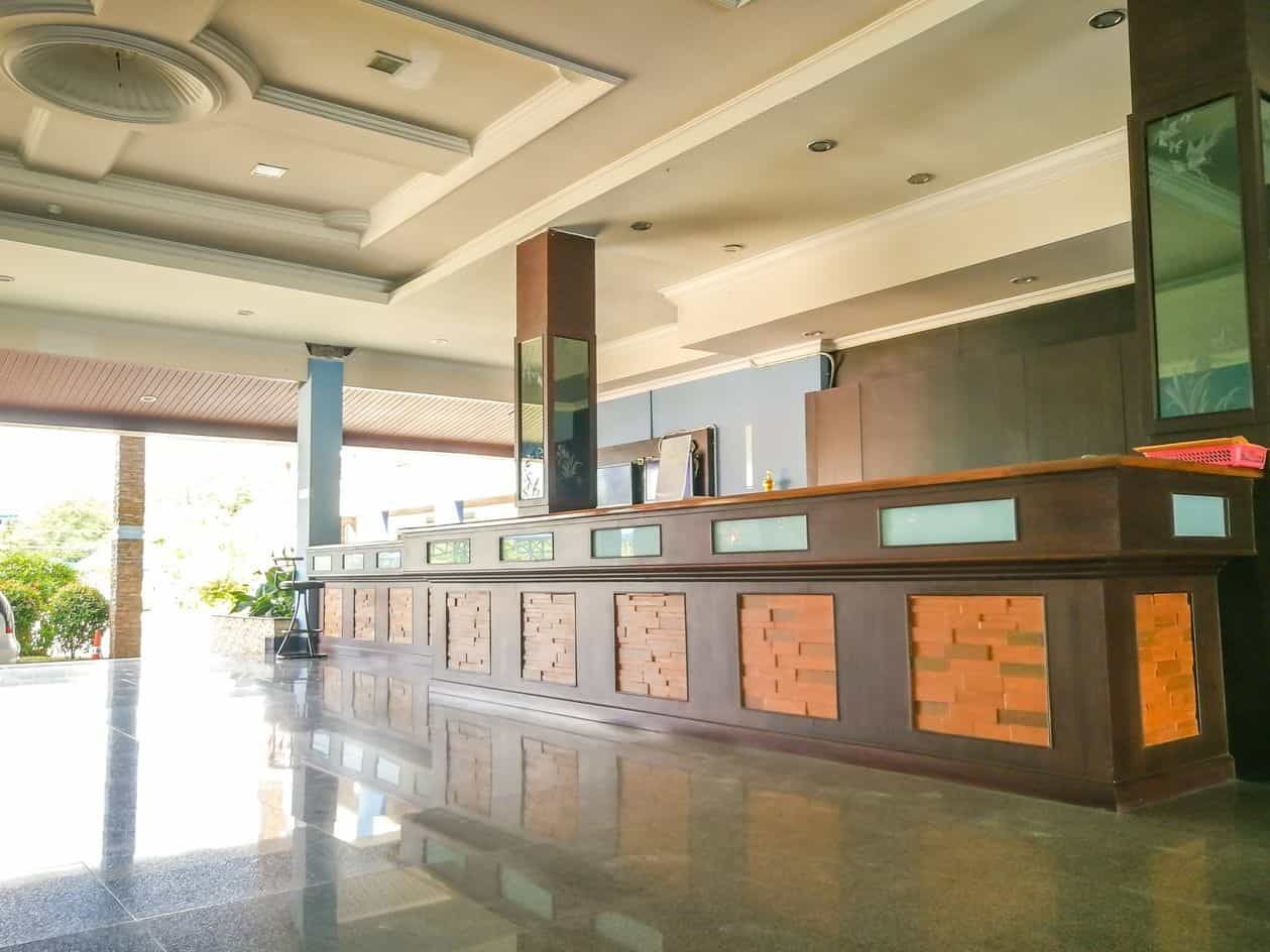 ดินขาว อพาร์ตเมนต์ (Din Khao Apartment)0