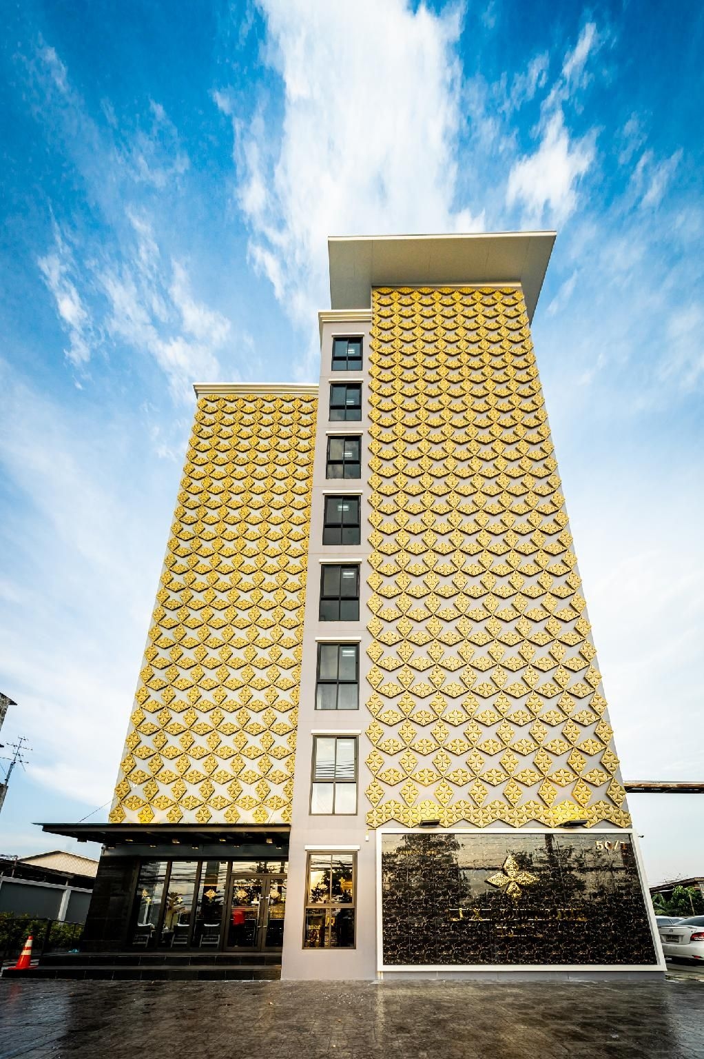 โรงแรม ลักซ์ บูติค (Lux Boutique Hotel)1