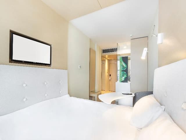 DOUBLE QUEEN SIZE BED