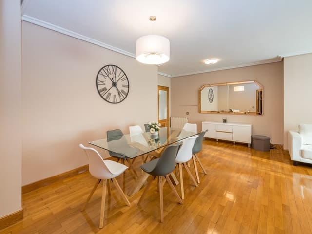 APARTMENT CAPACITY 8