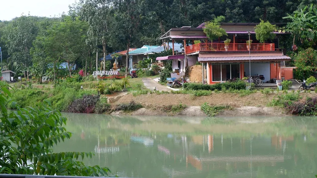 ภูแซมบิก รีสอร์ต เกาะมุก (Phusambig Resort Koh Mook)0
