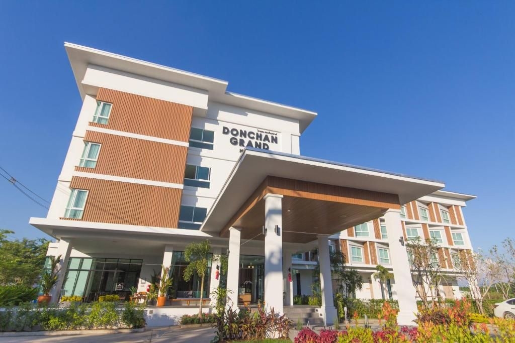 โรงแรม ดอนจั่นแกรนด์ (Donchan Grand Hotel)1