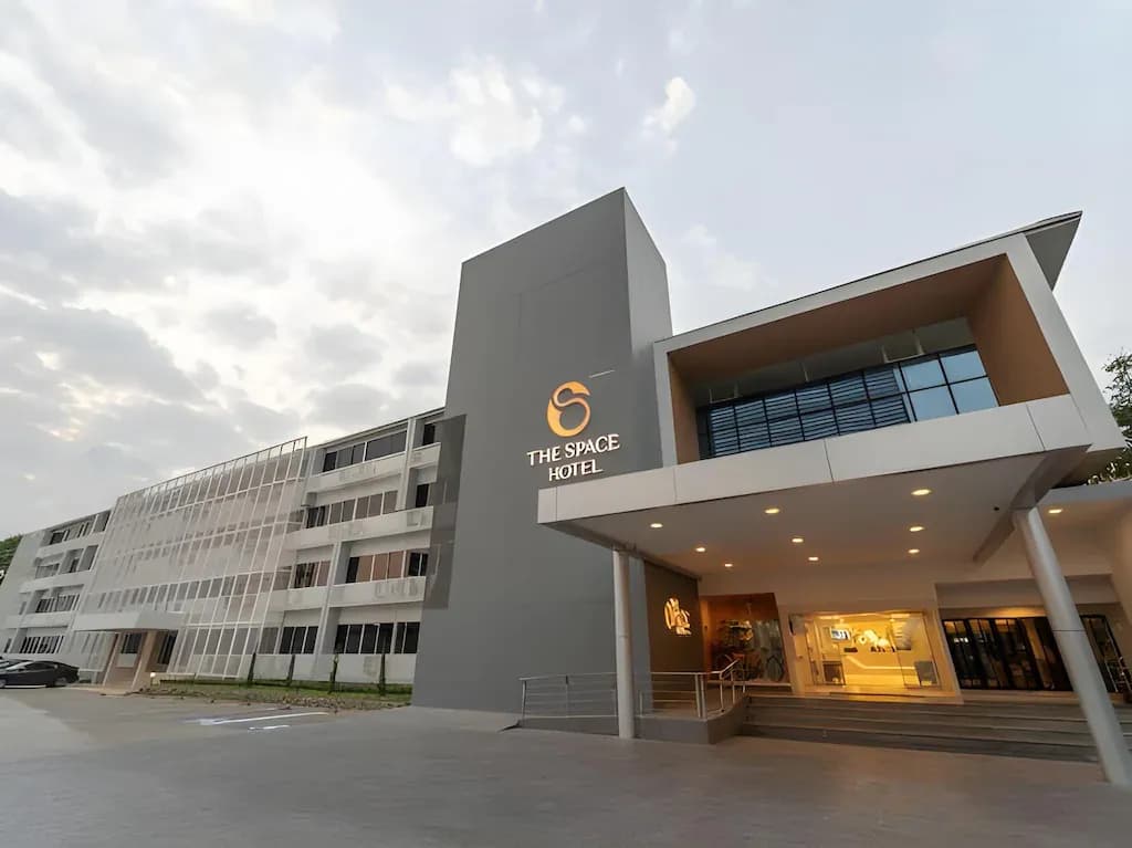 โรงแรมเดอะ สเปซ ลำปาง โรงแรมเดอะ สเปซ ลำปาง