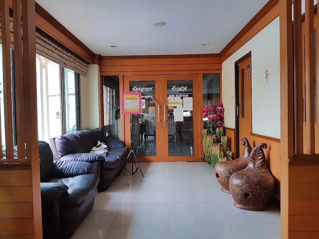 โรงแรมพูนสุข พิษณุโลก (Poonsook Phitsanulok Hotel)4