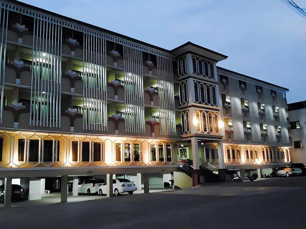 โรงแรมพูนสุข พิษณุโลก (Poonsook Phitsanulok Hotel)0