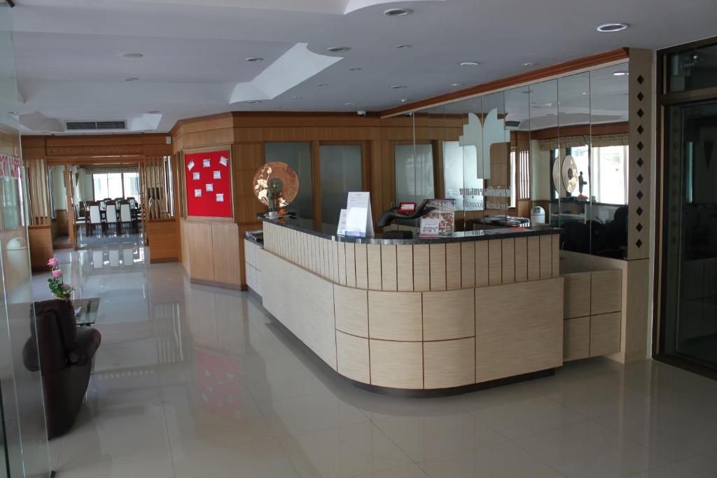 โรงแรมพูนสุข พิษณุโลก (Poonsook Phitsanulok Hotel)2