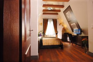 Holland House Residence3