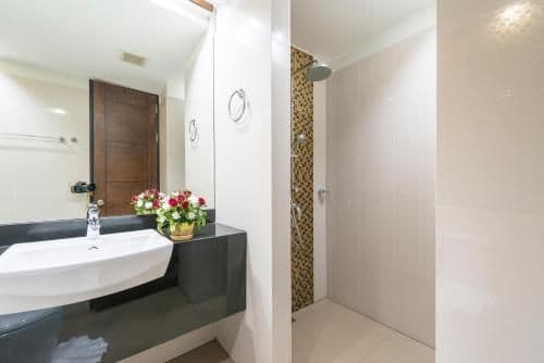 Honeymoon Suite