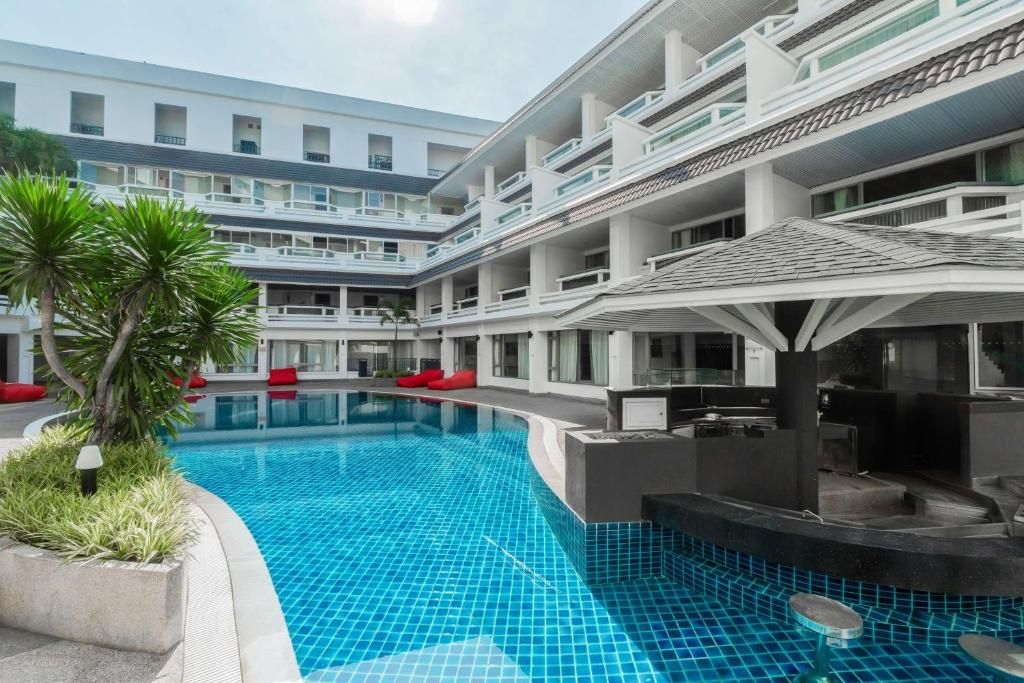 Radisson RED Phuket Patong Beach3