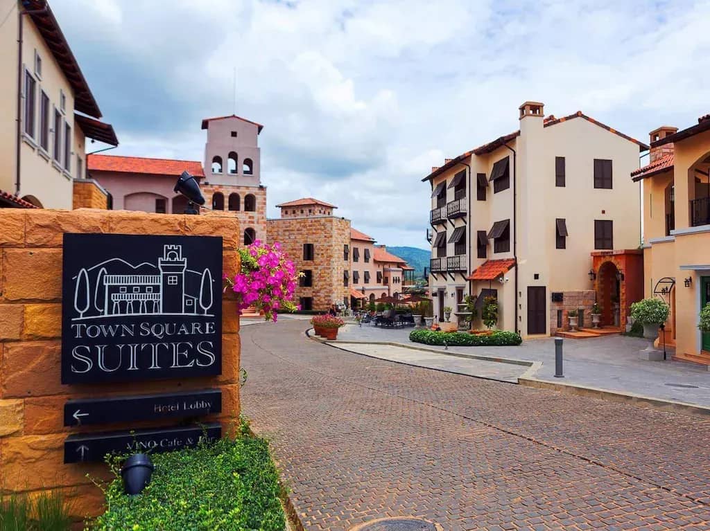 Toscana Valley Town Square Suite Toscana Valley Town Square Suite