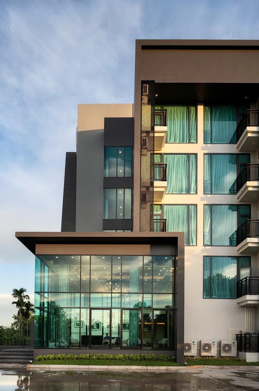 โรงแรมอาร์2 (R2 Hotel)1