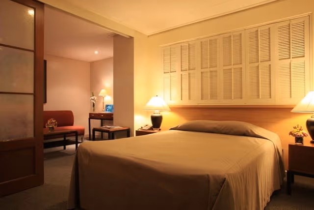 SUITE ONE BEDROOM