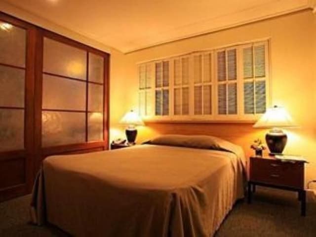 SUITE ONE BEDROOM