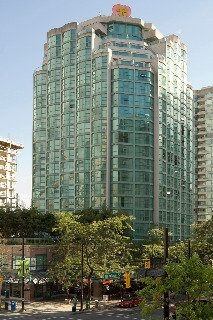 Rosedale on Robson Suites Hotel2