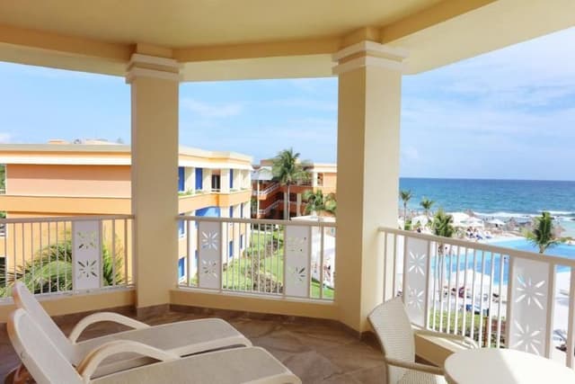 JUNIOR SUITE OCEAN FRONT