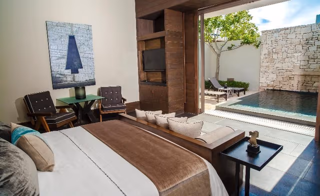 VILLA WITH PRIVATE POOL